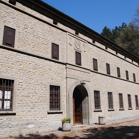 Oasi San Francesco - Casa Per Ferie Hotel Chiusi della Verna Bagian luar foto