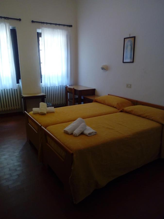 Oasi San Francesco - Casa Per Ferie Hotel Chiusi della Verna Bagian luar foto