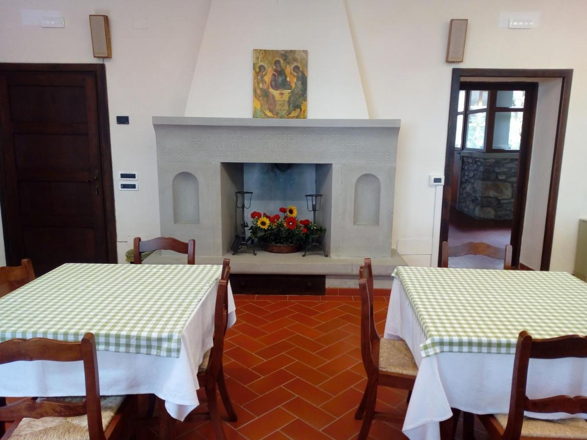 Oasi San Francesco - Casa Per Ferie Hotel Chiusi della Verna Bagian luar foto