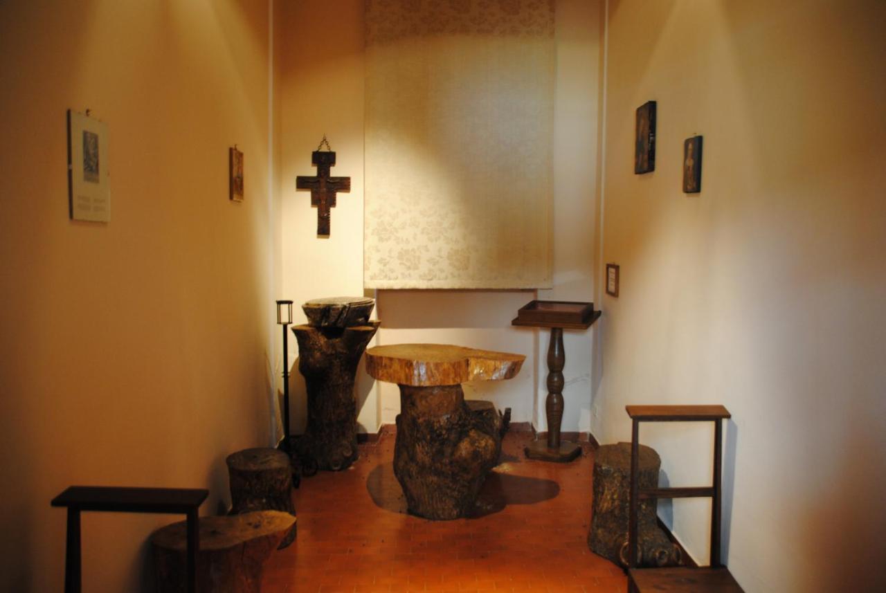 Oasi San Francesco - Casa Per Ferie Hotel Chiusi della Verna Bagian luar foto